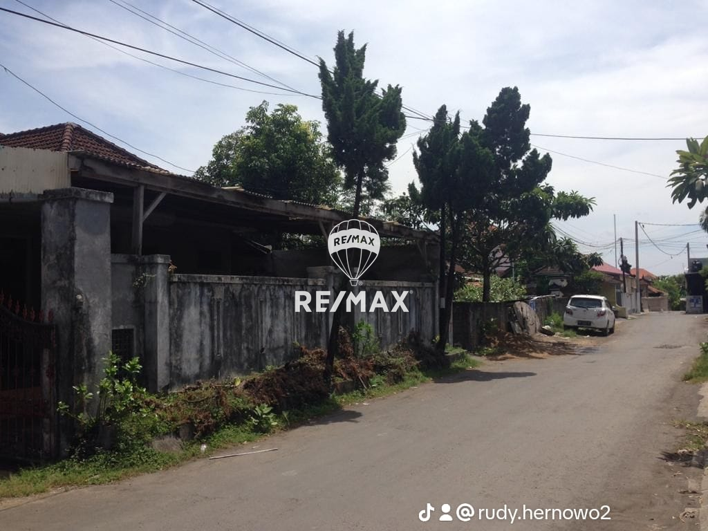 Disewakan rumah di tengah kota Denpasar. Lingkungan nyaman.